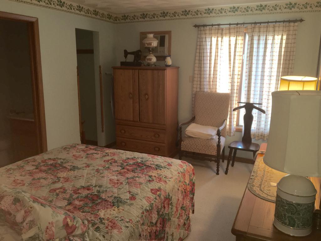 Red Barn Village Bed & Breakfast Clarks Summit Exterior foto