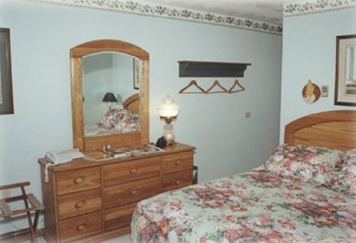 Red Barn Village Bed & Breakfast Clarks Summit Exterior foto